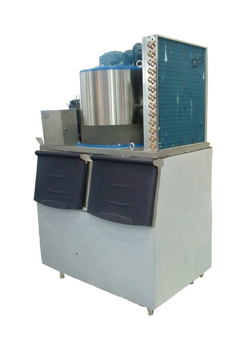 2T उत्पादन बर्फ बनाने की मशीन रसोई 50 किलो स्टेनलेस स्टील क्यूब बर्फ बनाने की मशीन