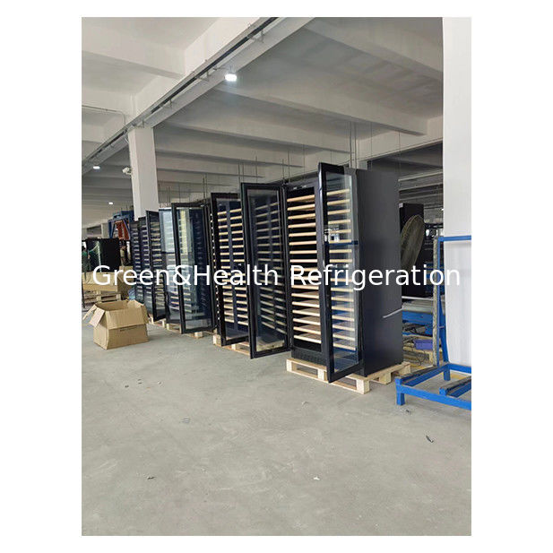 ईटीएल सर्टिफिकेट ब्लैक मल्टी-लेयर बीच वुड शेल्फ वाइन स्टोरेज शोकेस उच्च गुणवत्ता वाले कूलर