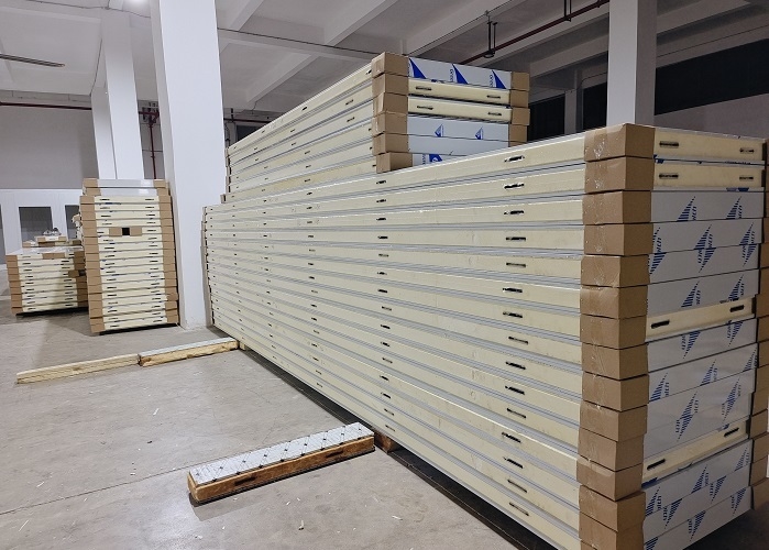 कस्टमाइज्ड कमर्शियल वॉक इन फ्रीजर रेफ्रिजरेटेड कोल्ड स्टोरेज रूम फॉर कसाई मांस प्रसंस्करण