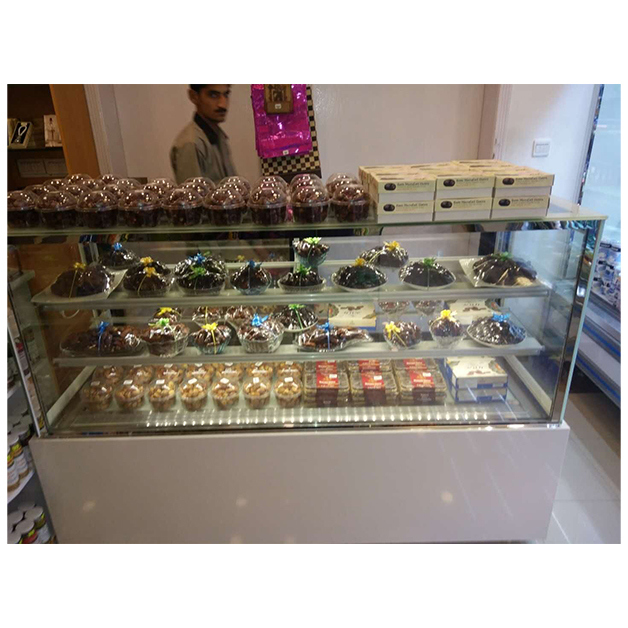 मार्बल टेम्पर्ड ग्लास और केक की दुकानों के लिए डिजिटल थर्मोस्टेट के साथ तीन-परत शेल्फ केक डिस्प्ले फ्रीजर